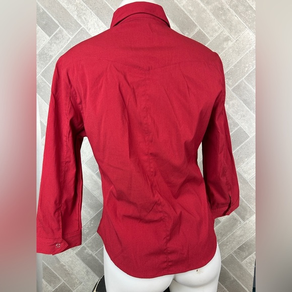 Studio London woman’s red button down 3/4 sleeve top size small - Picture 6 of 7